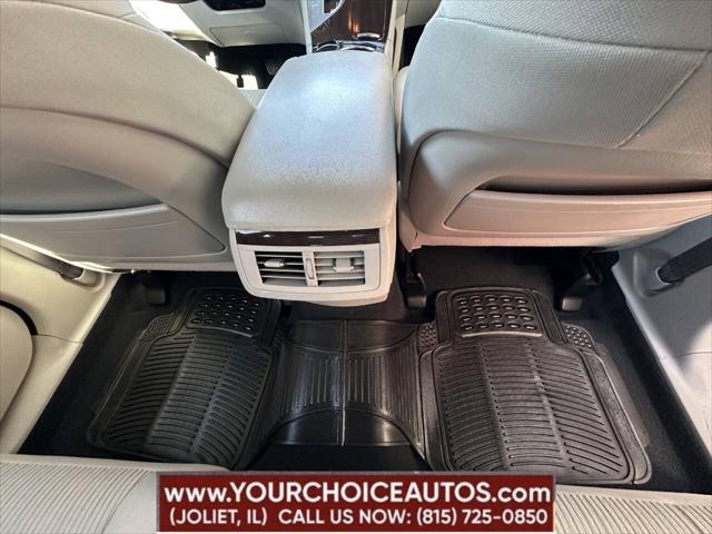Photo of 2009 Gray Toyota Venza