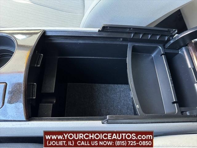 Photo of 2009 Gray Toyota Venza