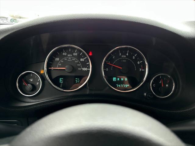 Photo of 2015 Gray Jeep Wrangler Unlimited