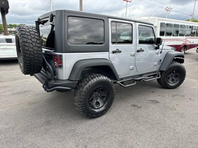 Photo of 2015 Gray Jeep Wrangler Unlimited