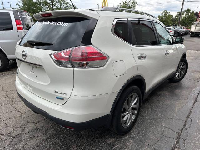 Photo of 2014 White Nissan Rogue