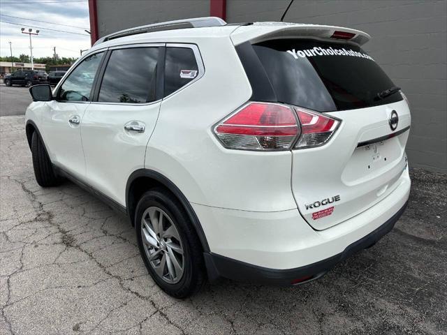 Photo of 2014 White Nissan Rogue
