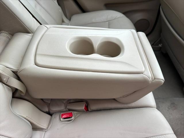 Photo of 2014 White Nissan Rogue