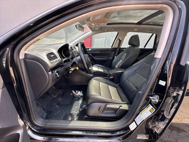 Photo of 2014 Black Volkswagen Jetta SportWagen