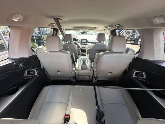 Photo of 2018 Gray Honda Odyssey