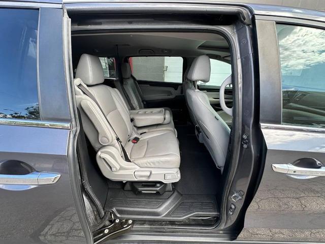 Photo of 2018 Gray Honda Odyssey