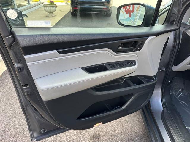 Photo of 2018 Gray Honda Odyssey