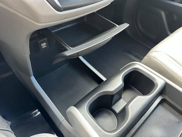 Photo of 2018 Gray Honda Odyssey