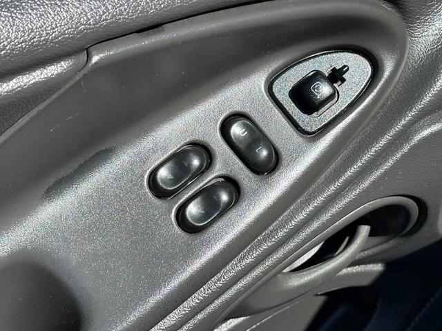 Photo of 2002 Gray Ford Mustang