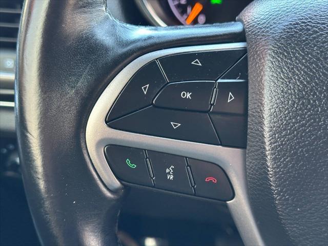Photo of 2019 Gray Jeep Grand Cherokee