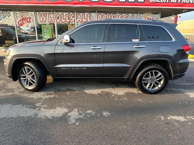 Photo of 2019 Gray Jeep Grand Cherokee