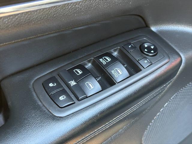Photo of 2019 Gray Jeep Grand Cherokee