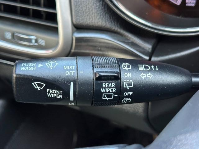 Photo of 2019 Gray Jeep Grand Cherokee