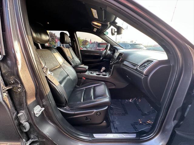 Photo of 2019 Gray Jeep Grand Cherokee
