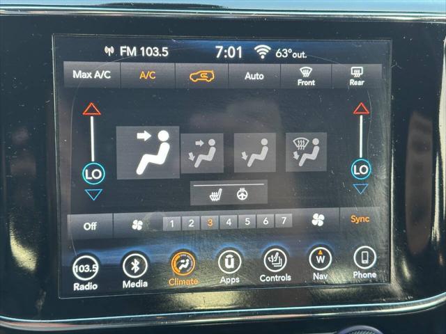Photo of 2019 Gray Jeep Grand Cherokee