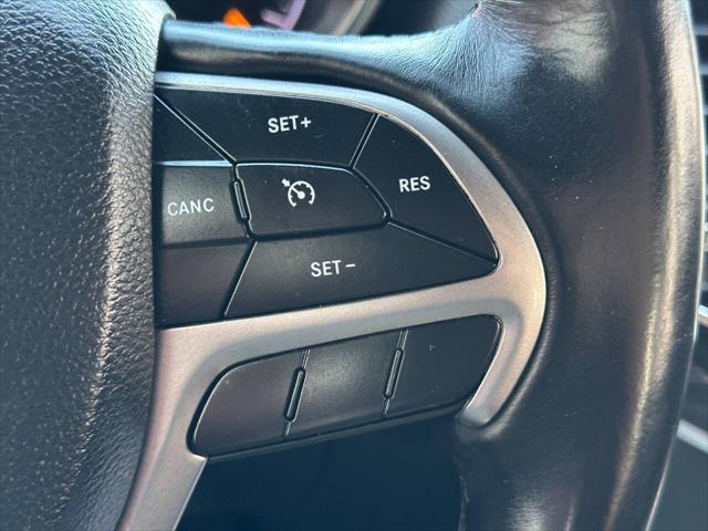 Photo of 2019 Gray Jeep Grand Cherokee