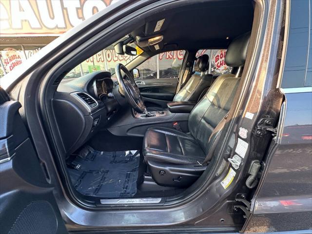 Photo of 2019 Gray Jeep Grand Cherokee