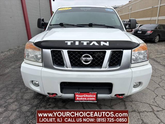 Photo of 2014 White Nissan Titan