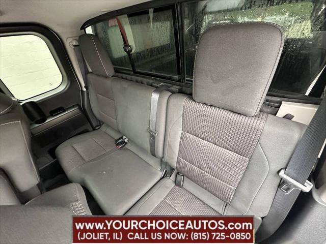 Photo of 2014 White Nissan Titan