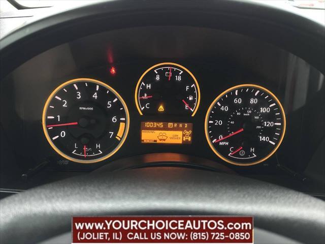 Photo of 2014 White Nissan Titan