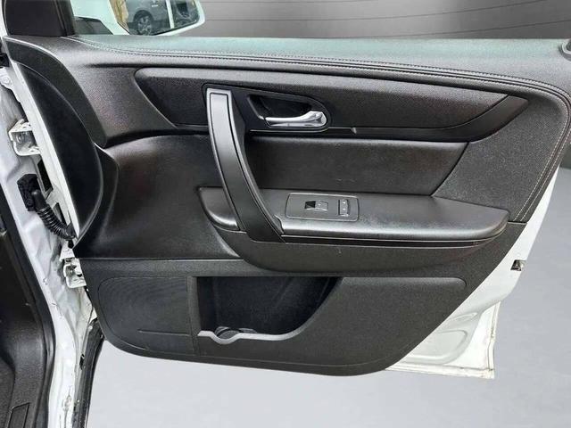 Photo of 2016 White Chevrolet Traverse
