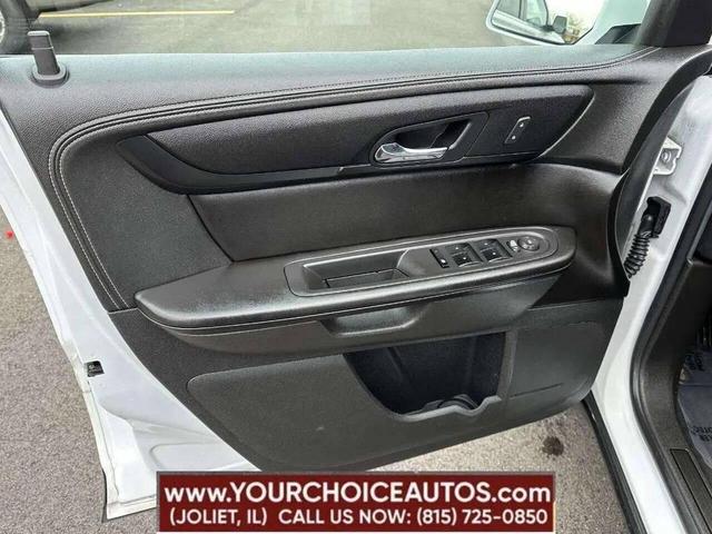 Photo of 2016 White Chevrolet Traverse