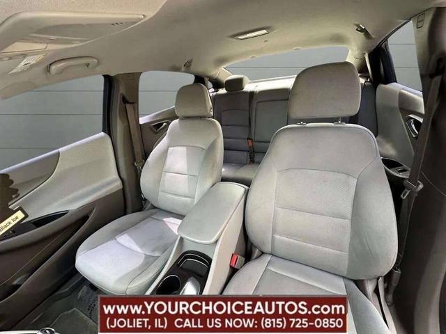 Photo of 2016 Silver Chevrolet Malibu