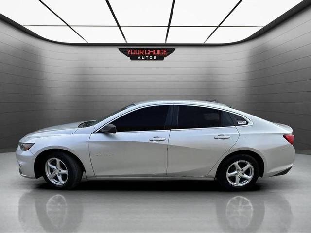 Photo of 2016 Silver Chevrolet Malibu