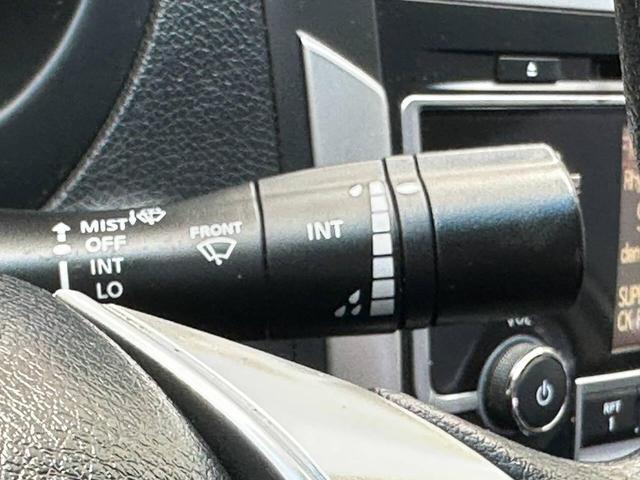 Photo of 2017 White Nissan Altima