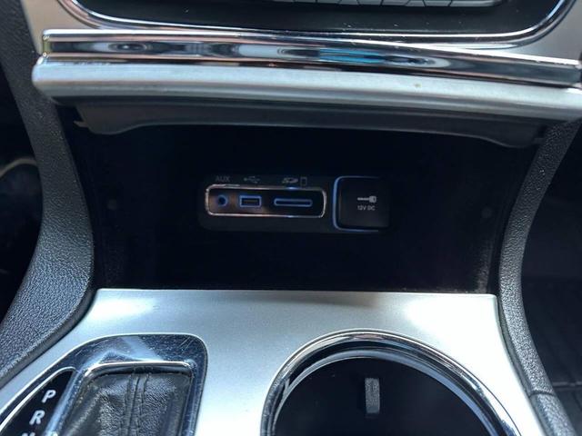Photo of 2016 Black Jeep Grand Cherokee