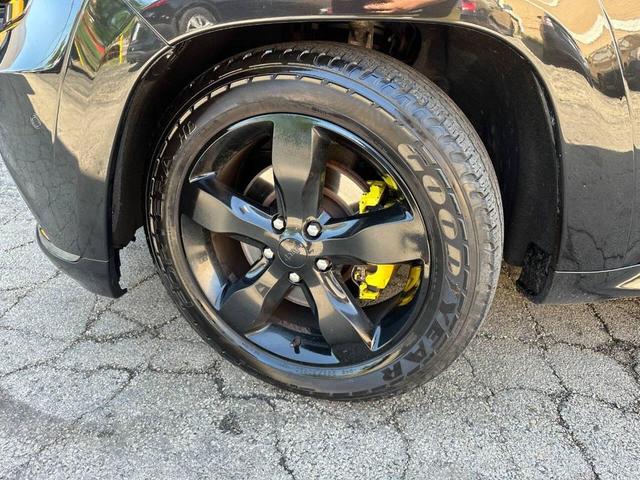 Photo of 2016 Black Jeep Grand Cherokee