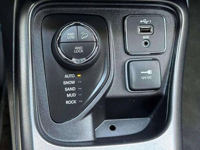 Photo of 2021 Gray Jeep Compass