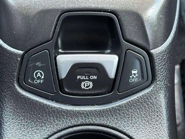 Photo of 2021 Gray Jeep Compass