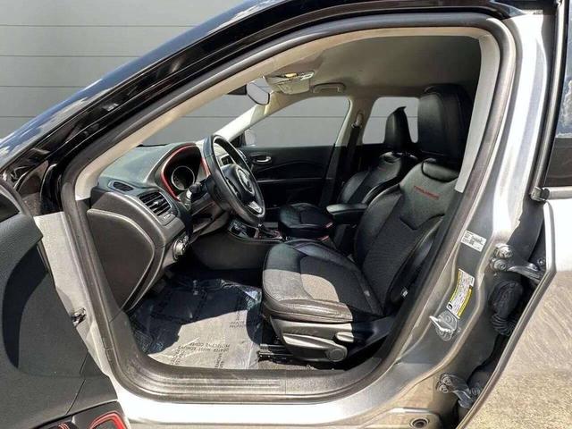 Photo of 2021 Gray Jeep Compass