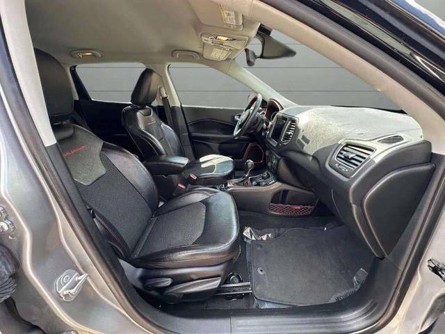 Photo of 2021 Gray Jeep Compass