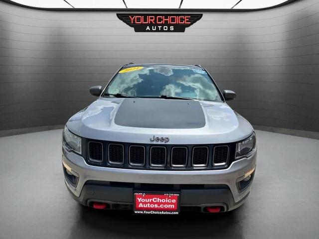 Photo of 2021 Gray Jeep Compass