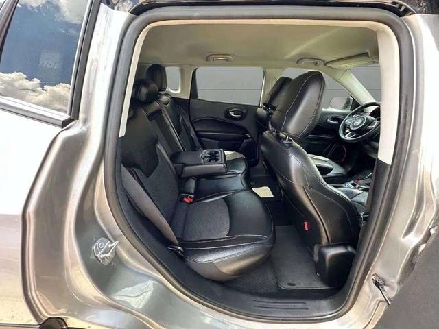 Photo of 2021 Gray Jeep Compass