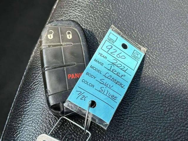 Photo of 2021 Gray Jeep Compass