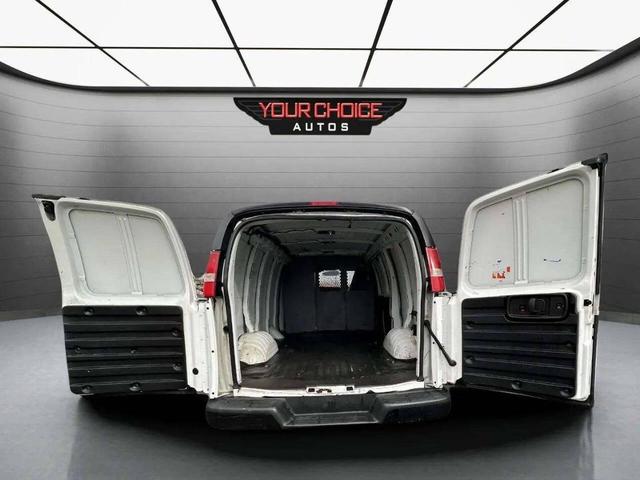 Photo of 2016 White Chevrolet Express 2500