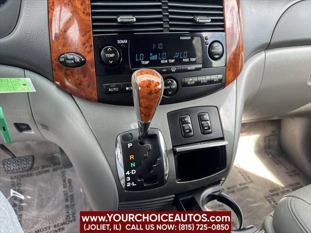 Photo of 2009 Silver Toyota Sienna
