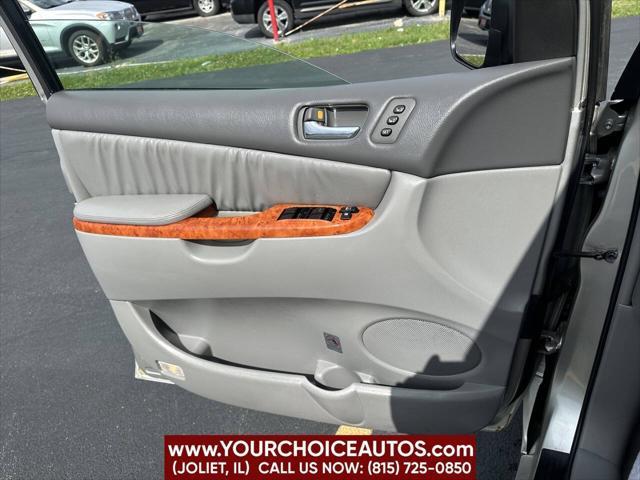 Photo of 2009 Silver Toyota Sienna