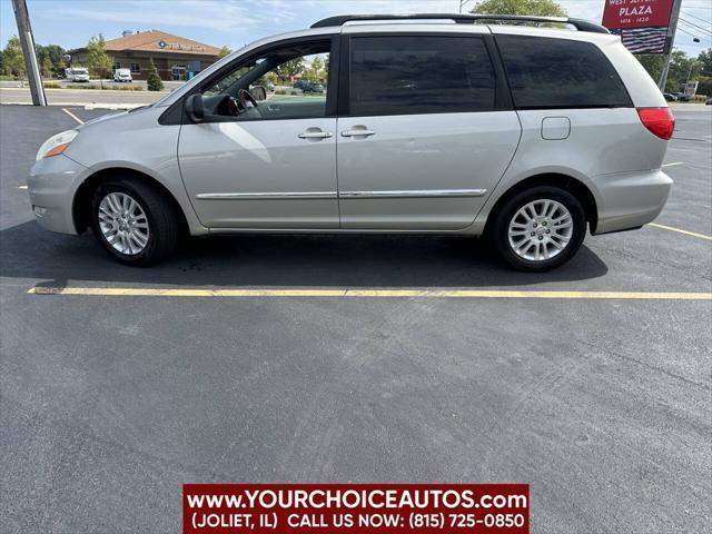 Photo of 2009 Silver Toyota Sienna