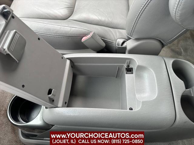 Photo of 2009 Silver Toyota Sienna