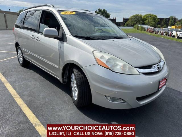 Photo of 2009 Silver Toyota Sienna