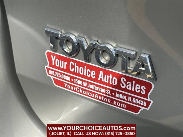 Photo of 2009 Silver Toyota Sienna