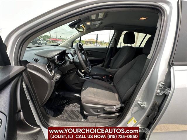 Photo of 2017 Silver Chevrolet Trax