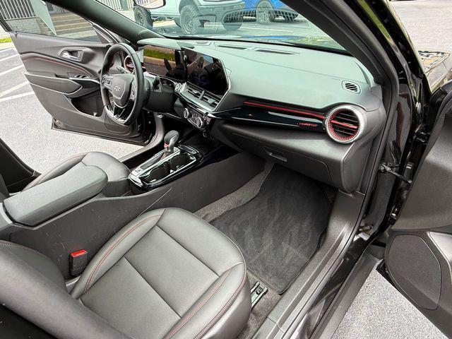 Photo of 2024 Mosaic Black Metallic Chevrolet Trax