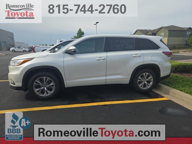 Photo of 2016 Blizzard Pearl Toyota Highlander