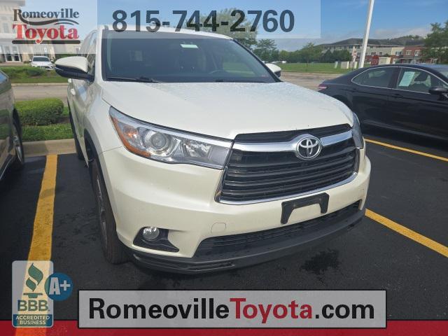 Photo of 2016 Blizzard Pearl Toyota Highlander
