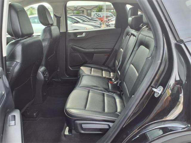 Photo of 2022 Agate Black Metallic Ford Escape